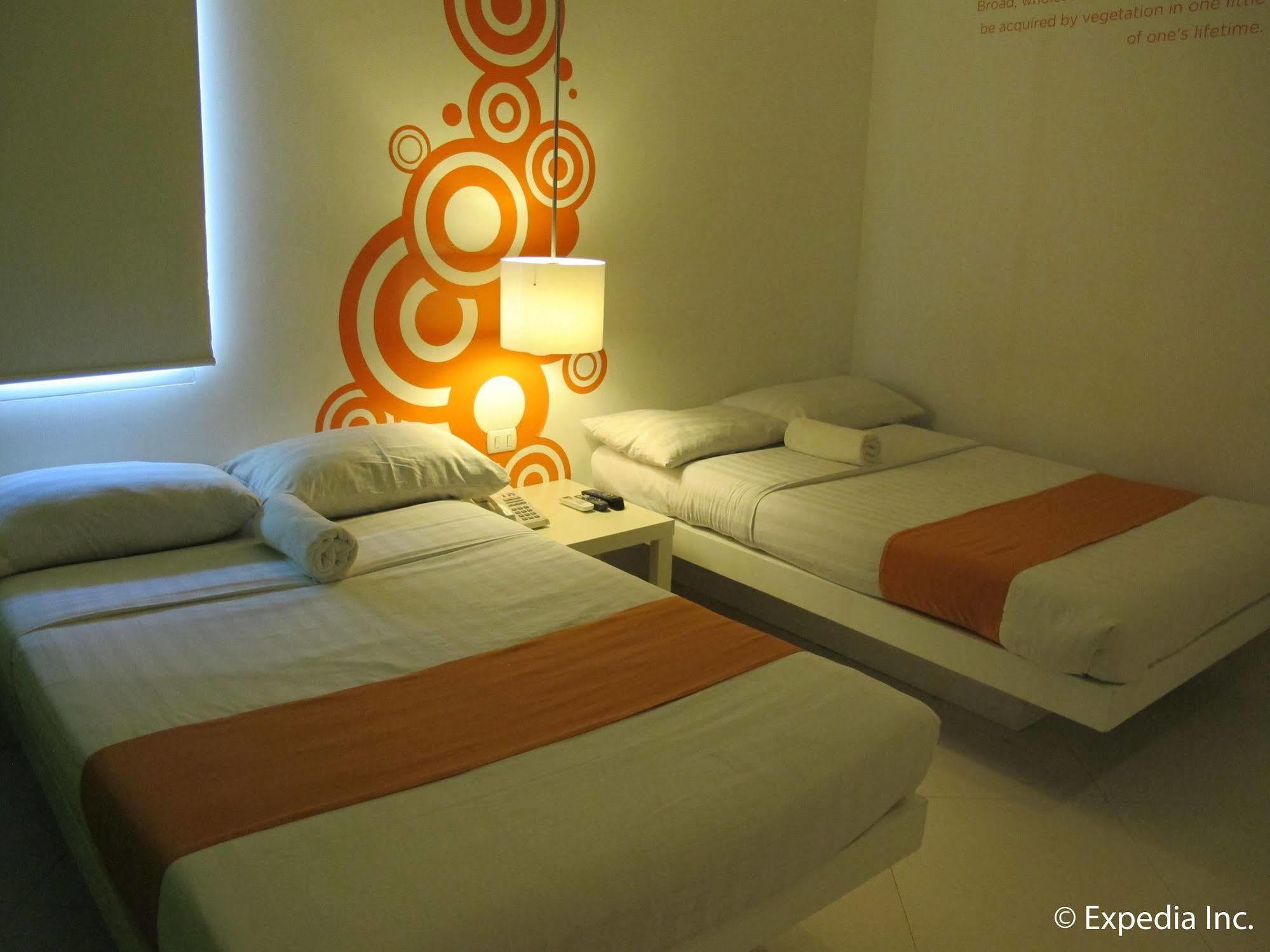 Islands Stay Hotels - Uptown Cebu Buitenkant foto