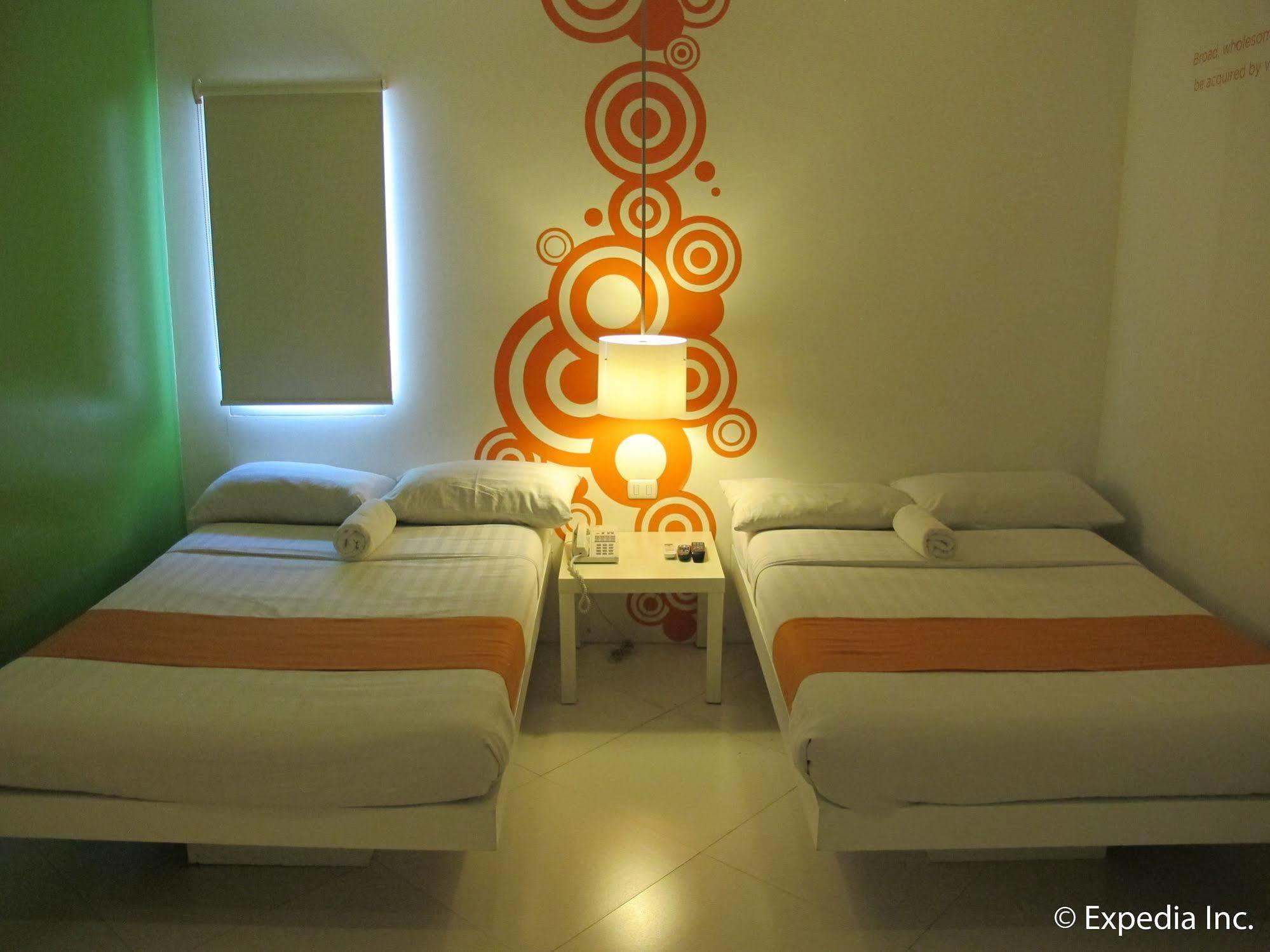 Islands Stay Hotels - Uptown Cebu Buitenkant foto