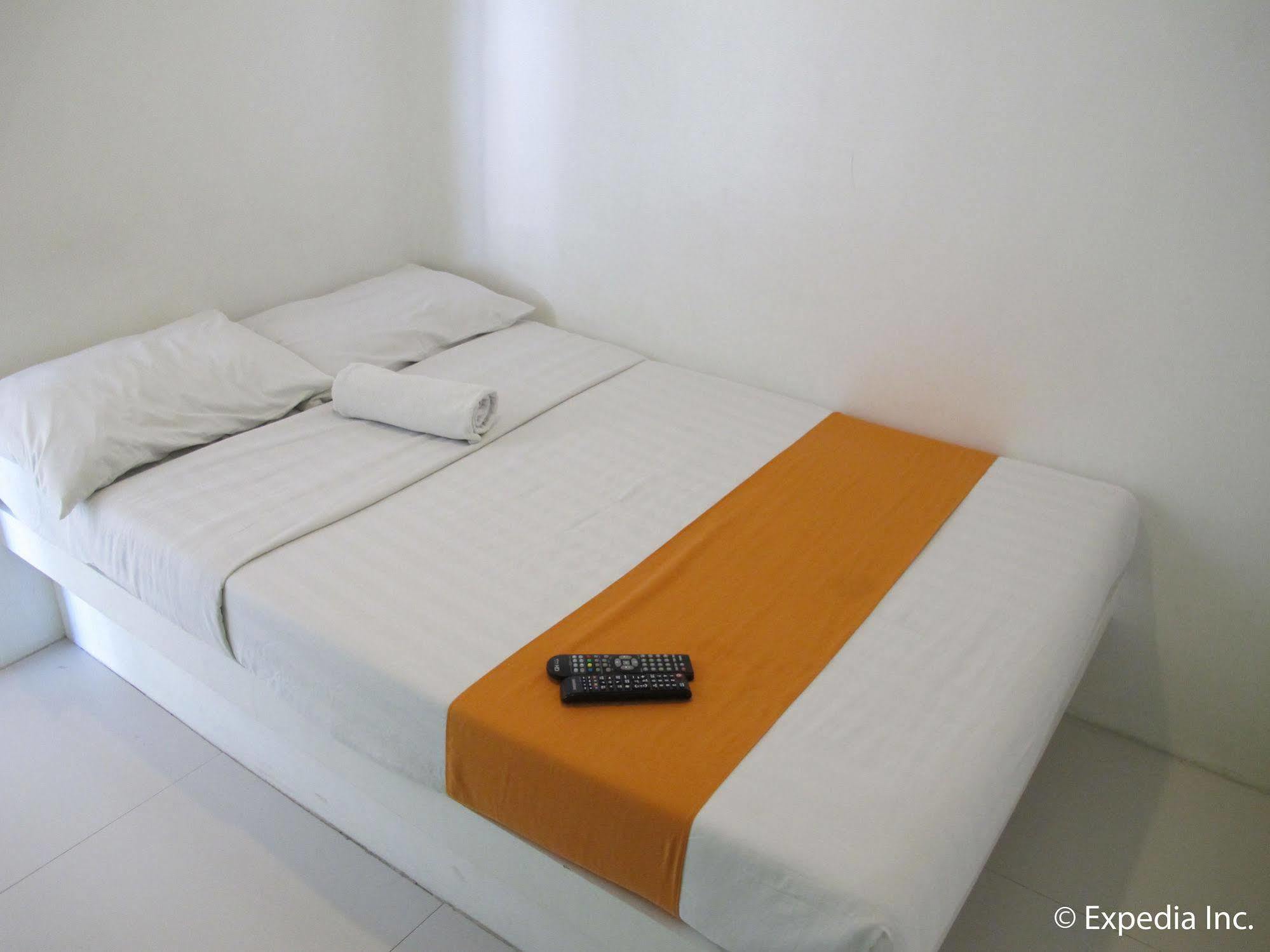 Islands Stay Hotels - Uptown Cebu Buitenkant foto